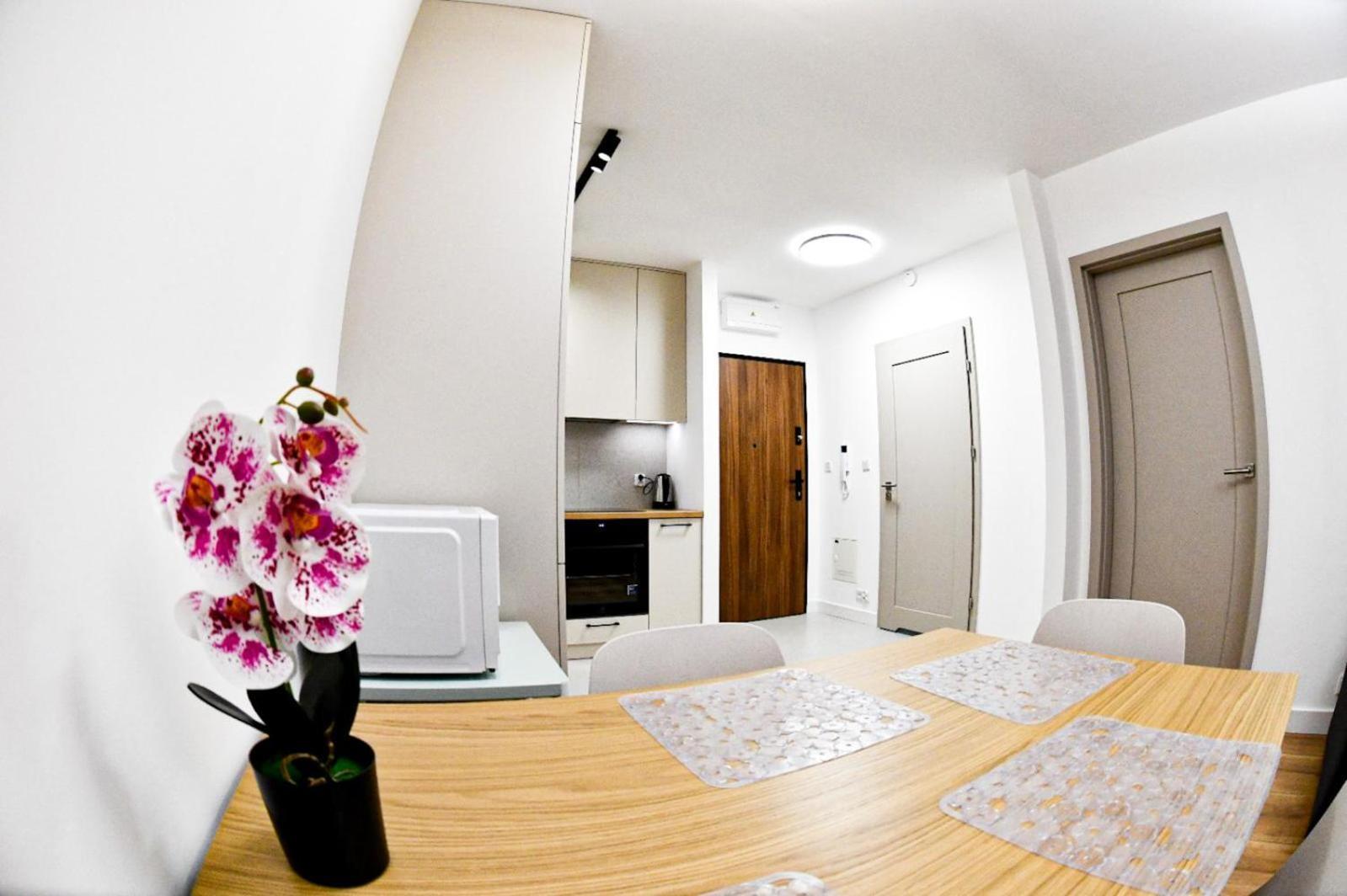 Elegant Two-Room Apartment, City Center, Balcony ,Sleeps 4 Kraków Zewnętrze zdjęcie